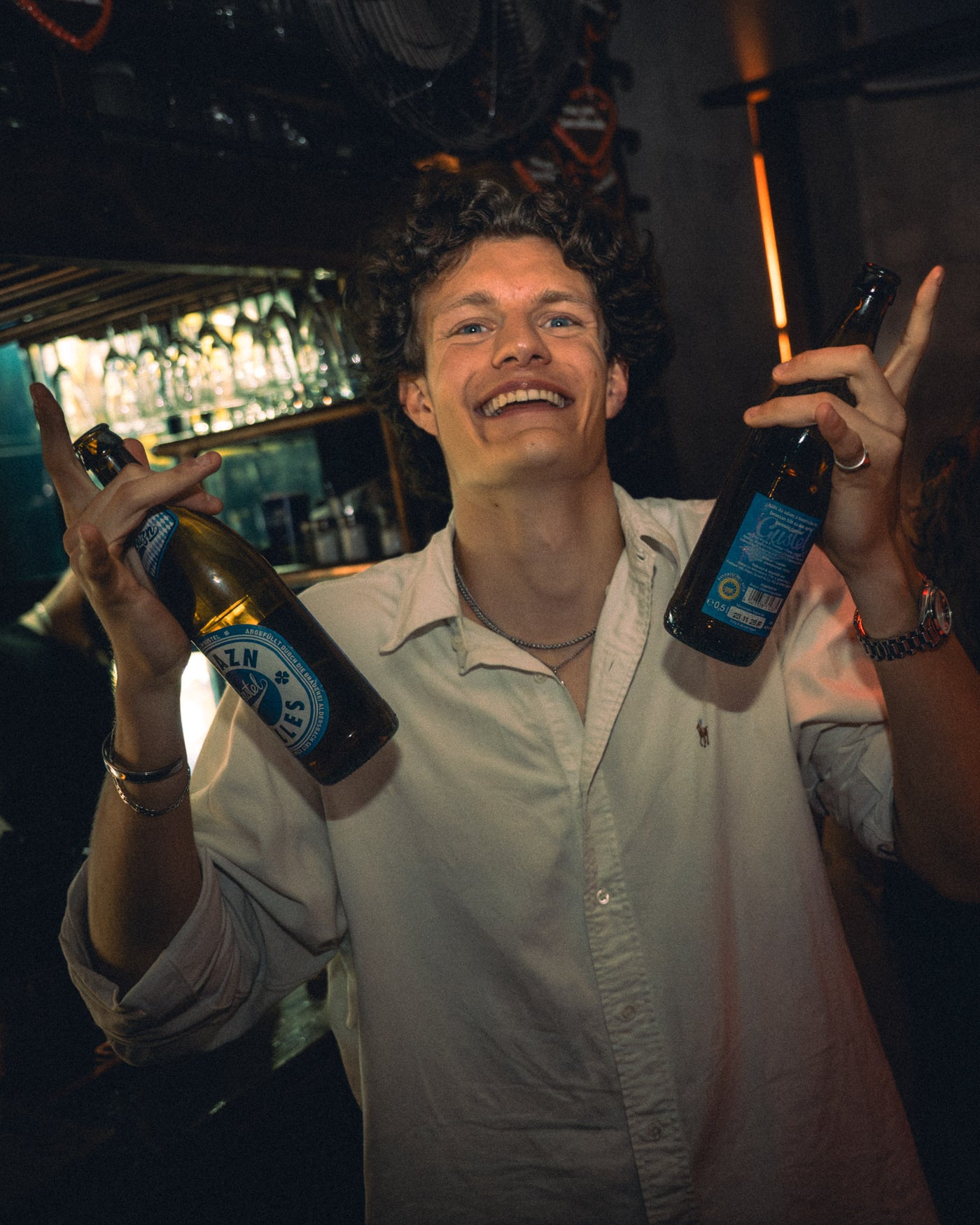 Gast hinter der Bar mit Boazn Helles und Augustiner Edelstoff – Boazn München, April 2026 28