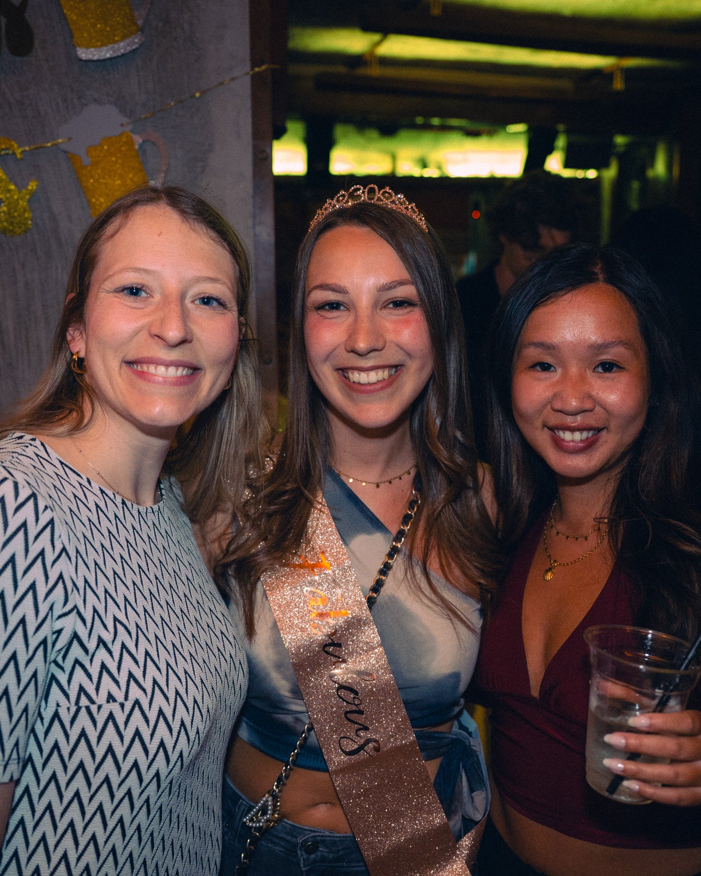 Drei Freundinnen feiern den 30. Geburtstag in der Boazn – München, April 2026 34